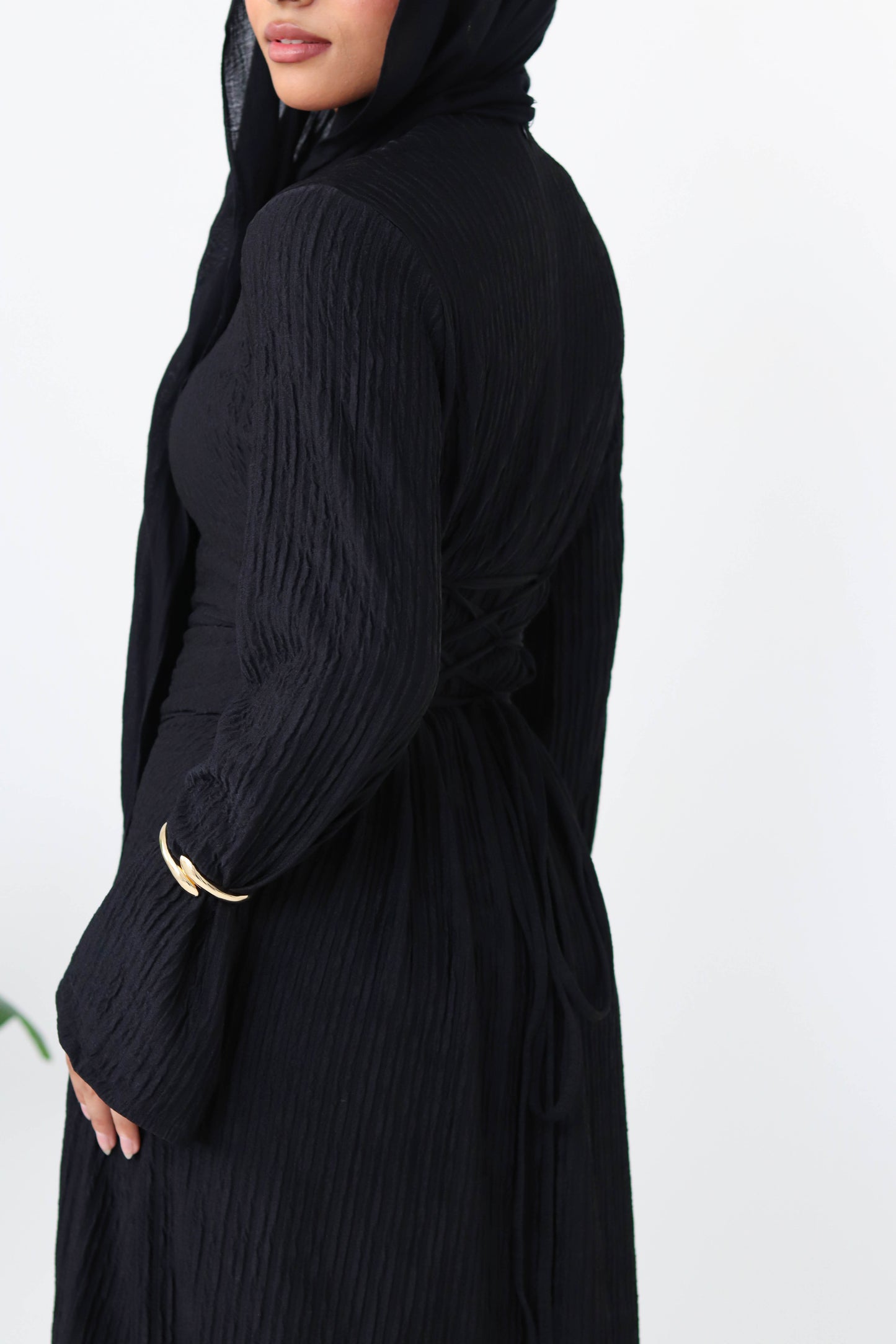 CASUALLY CINCHED BLACK