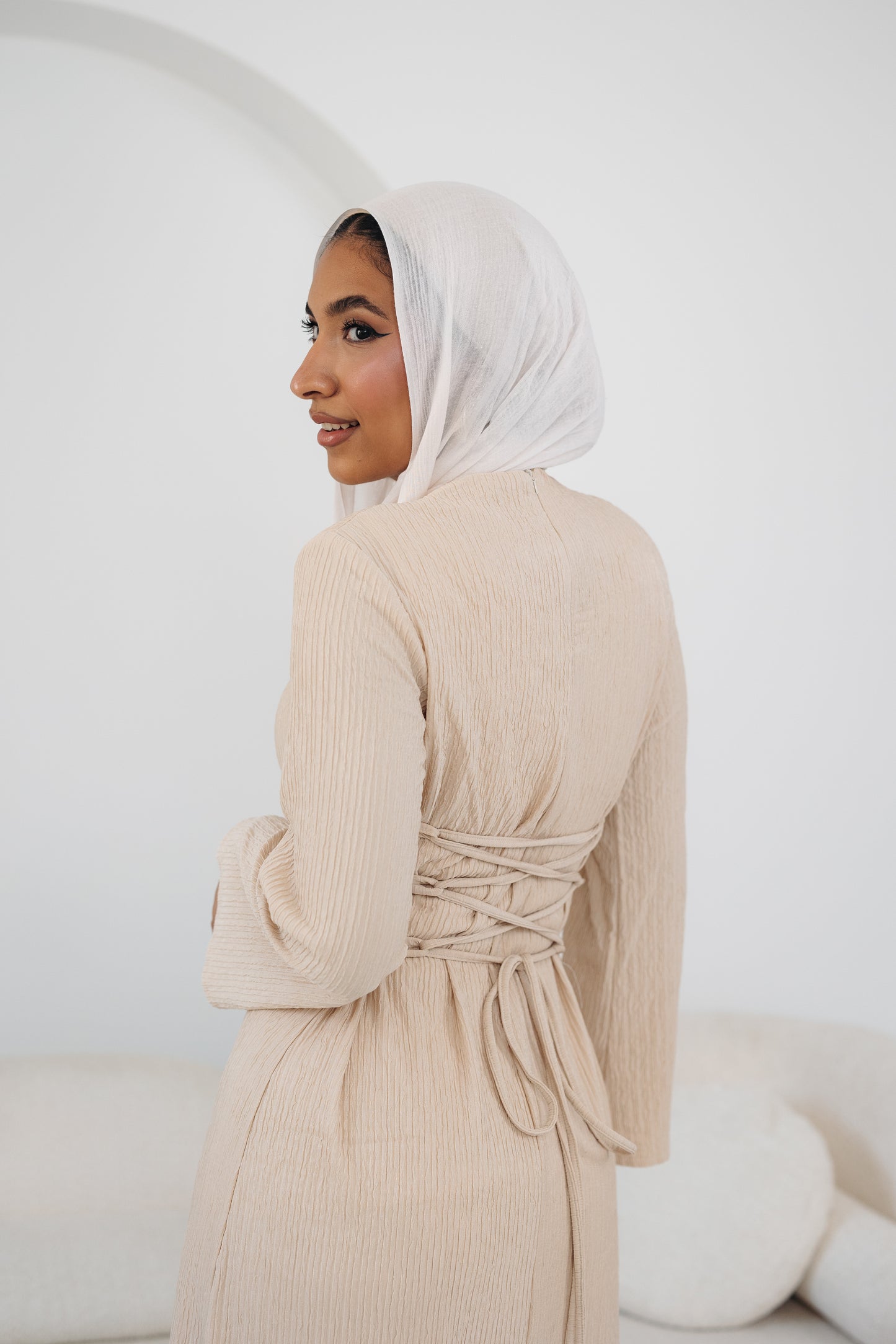 CASUALLY CINCHED BEIGE