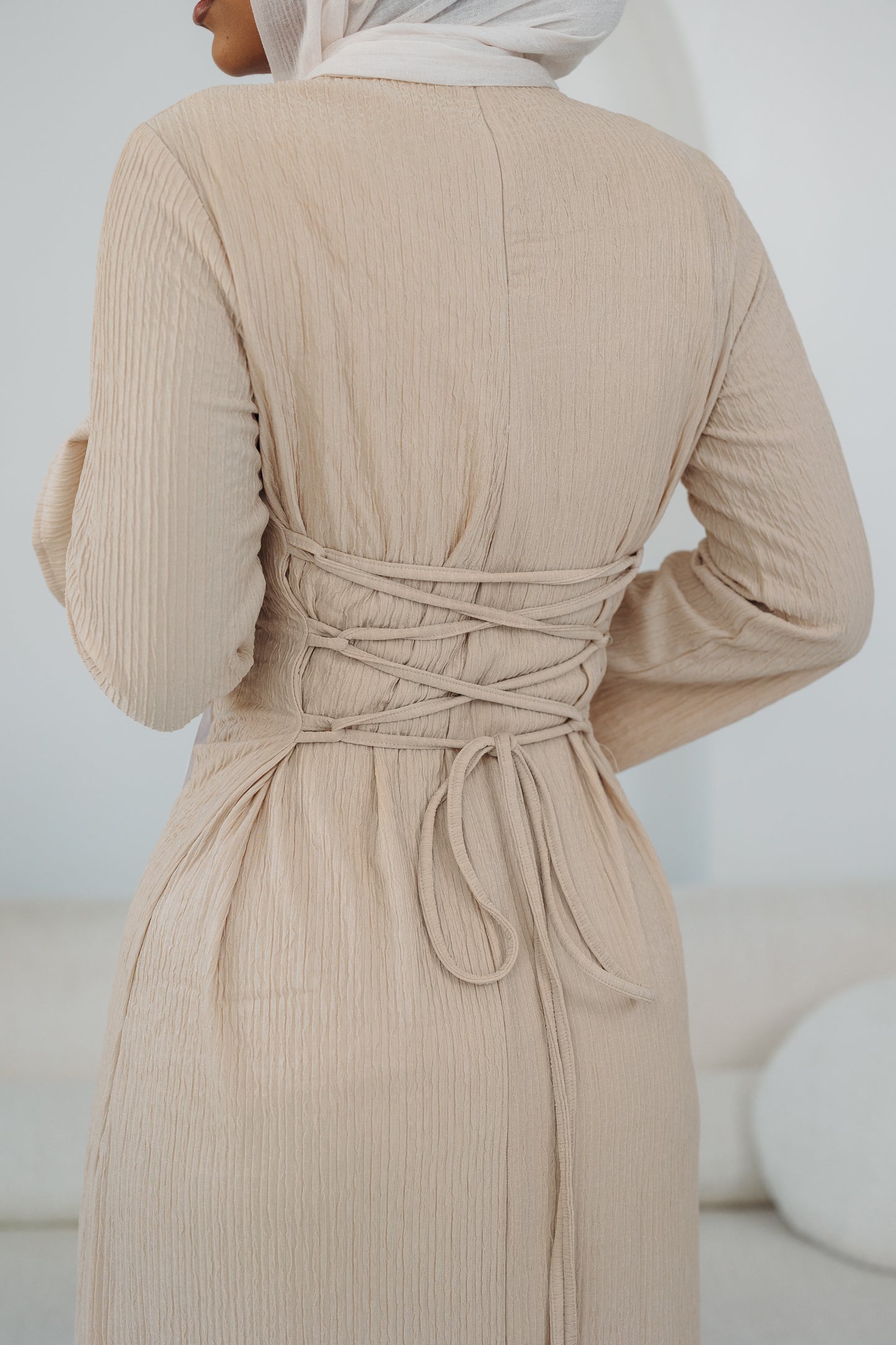 CASUALLY CINCHED BEIGE