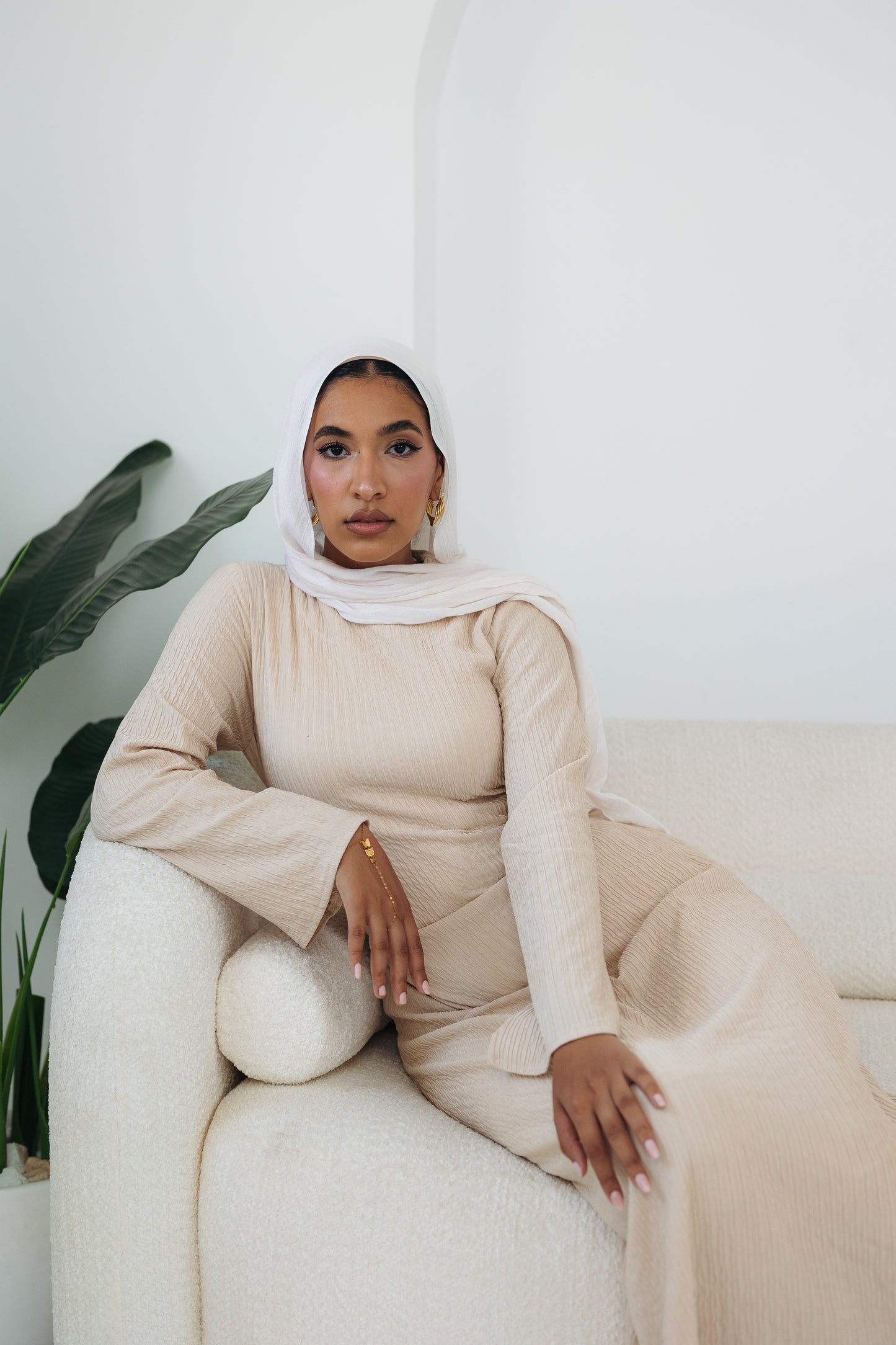 CASUALLY CINCHED BEIGE