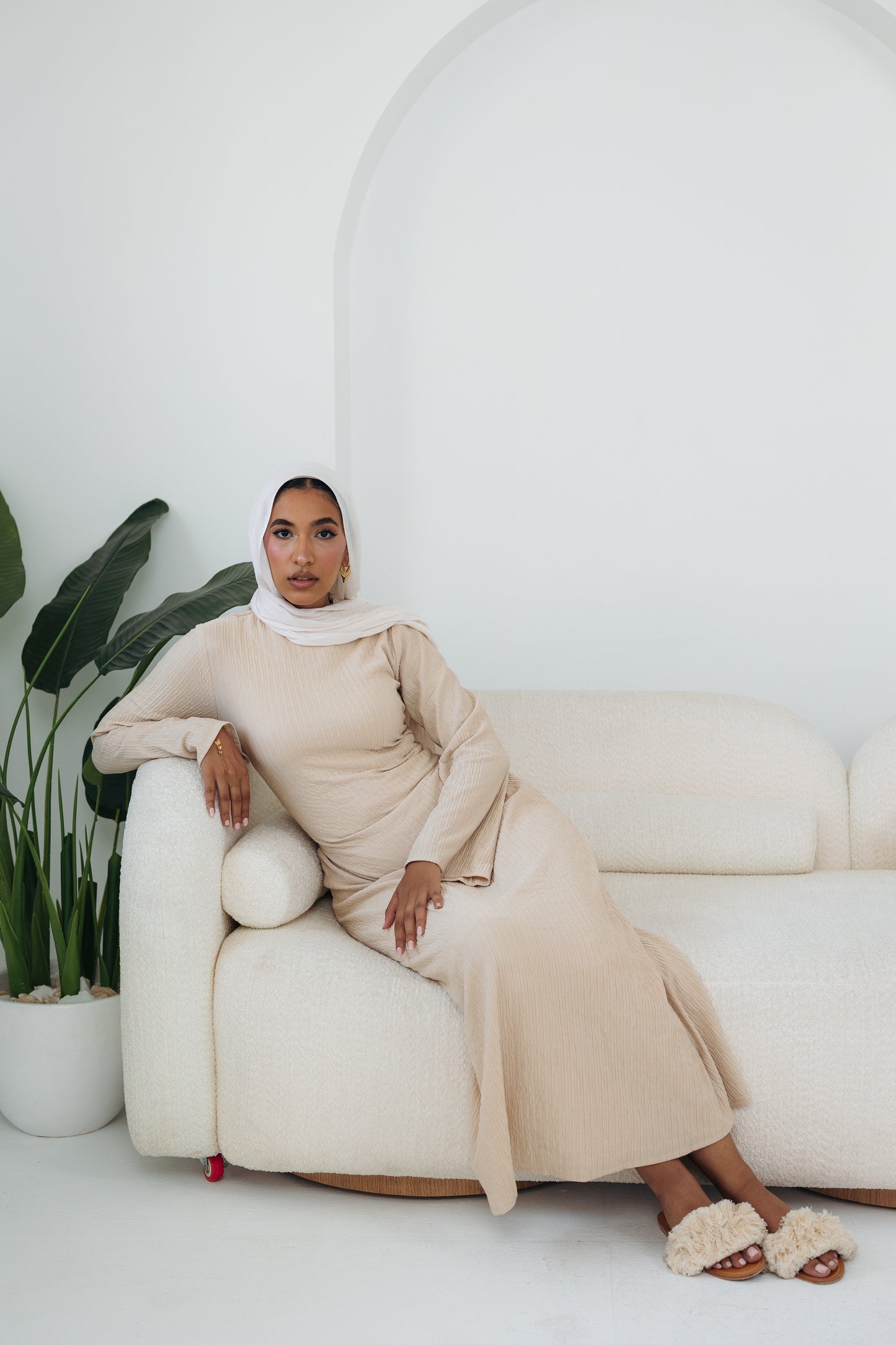 CASUALLY CINCHED BEIGE