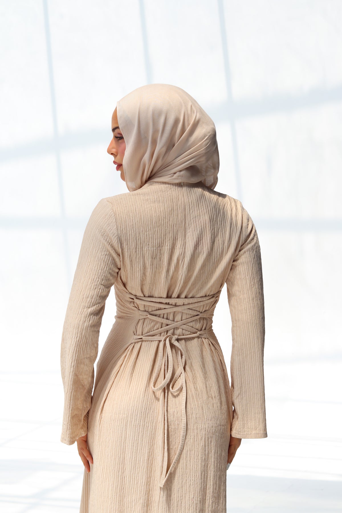 CASUALLY CINCHED BEIGE