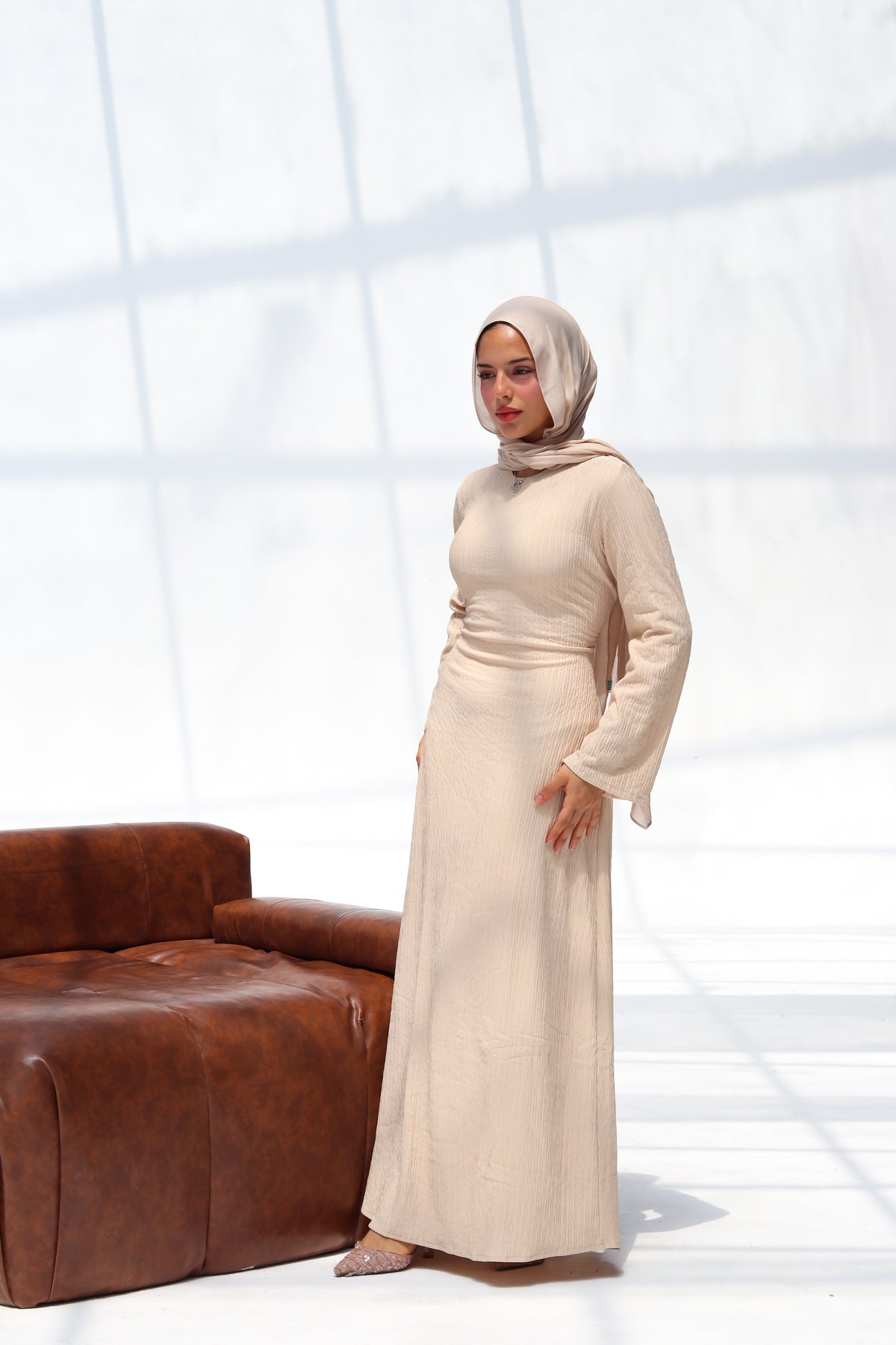 CASUALLY CINCHED BEIGE
